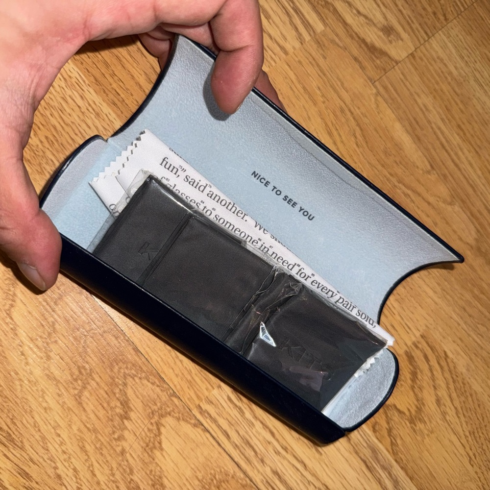Warby Parker Midnight Blue Glasses Case - Picture 5 of 5